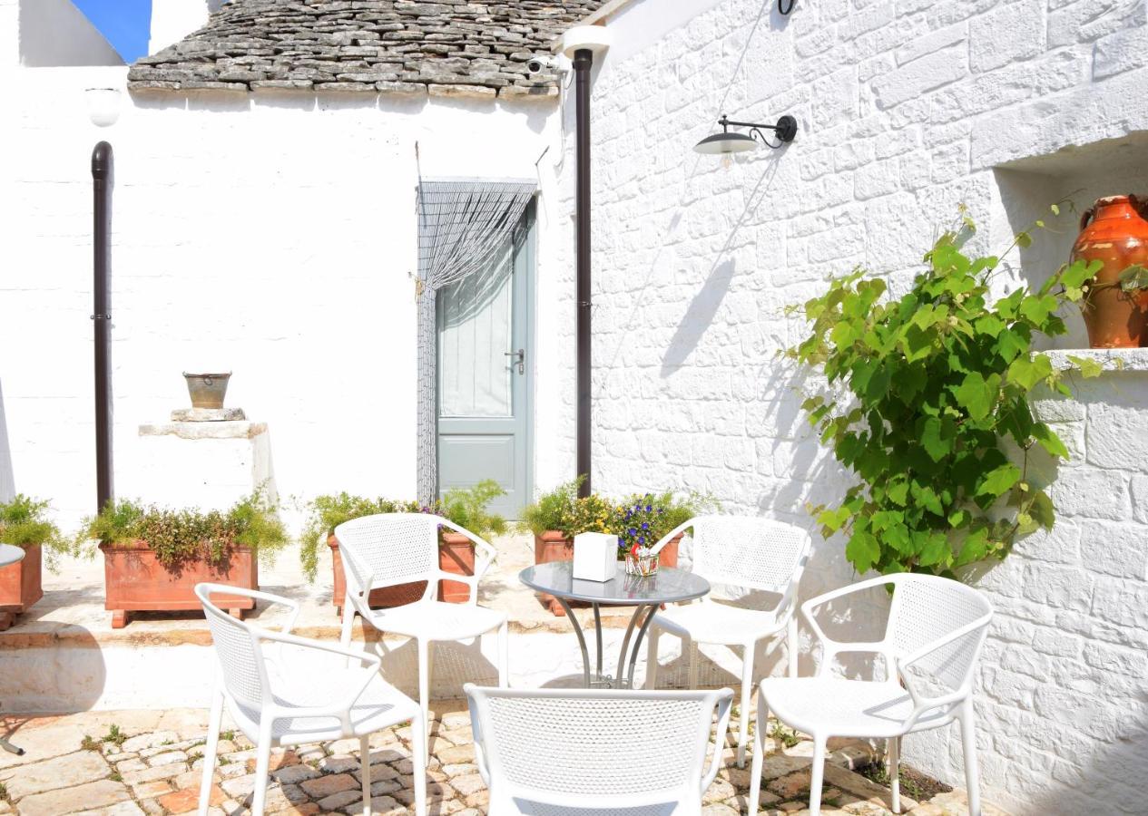 ألبيروبيللو Corte Trullo Sovrano B&B المظهر الخارجي الصورة